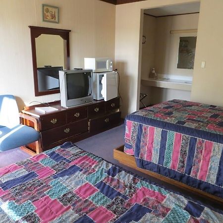 The Bluffs Inn & Suites Decorah Ngoại thất bức ảnh