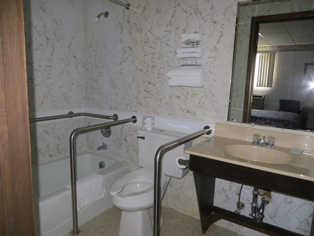 The Bluffs Inn & Suites Decorah Phòng bức ảnh